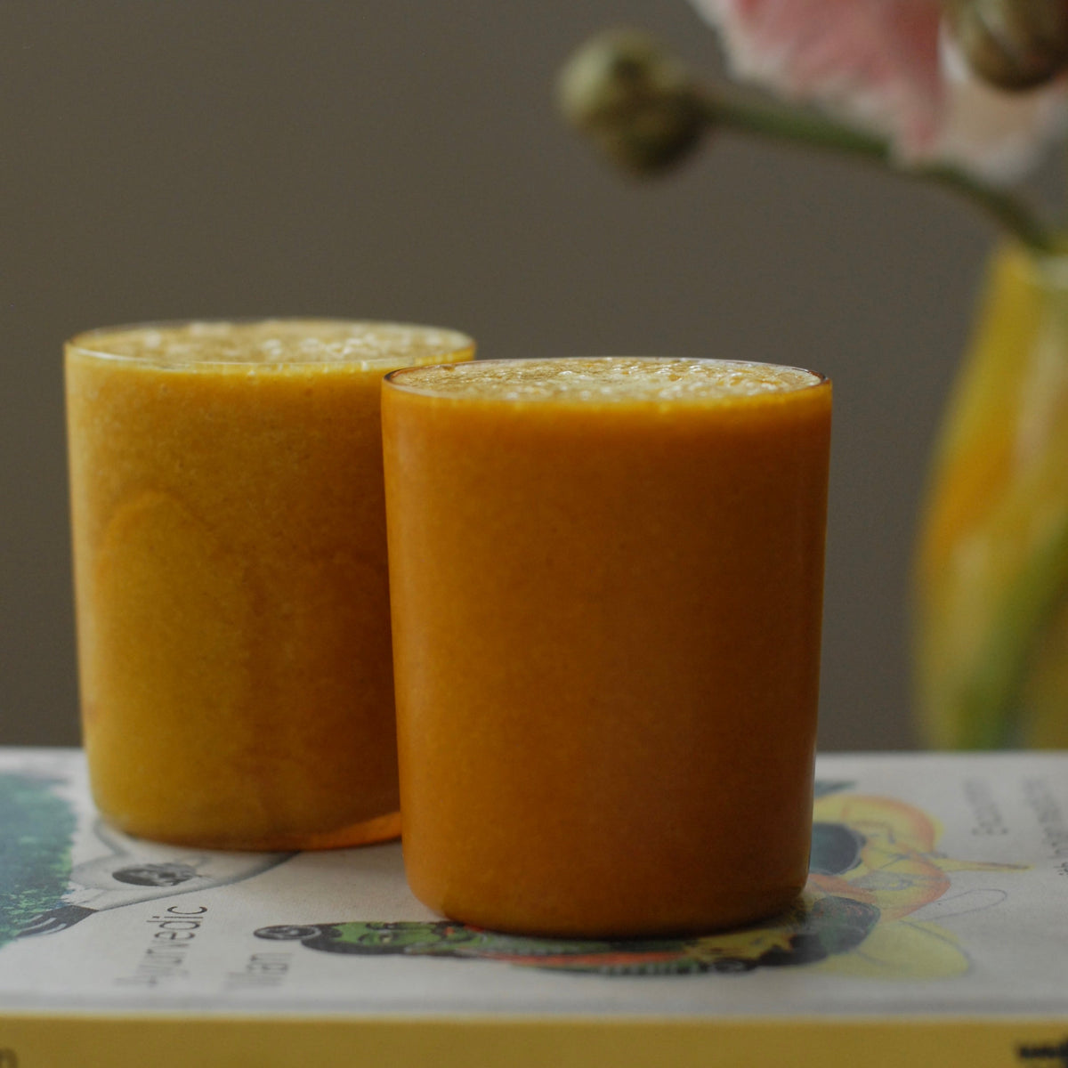 Lemon and mango smoothie